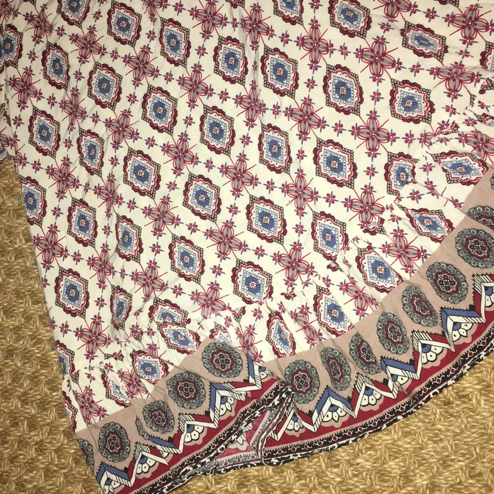 Off the shoulder pattern top - Picture 3 of 4